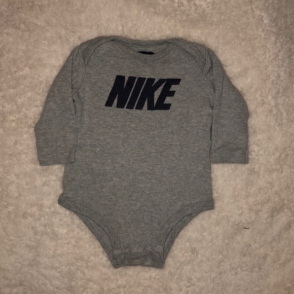 nike long sleeve onesie